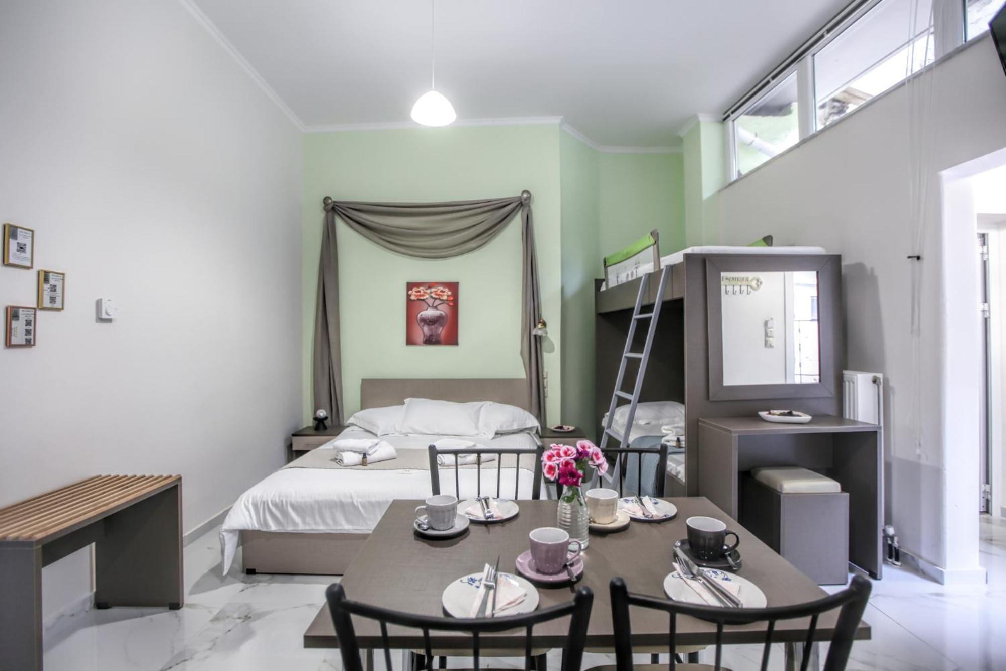 Del Sol #1 Meteora Luxurious Family Suites Каламбака Екстер'єр фото