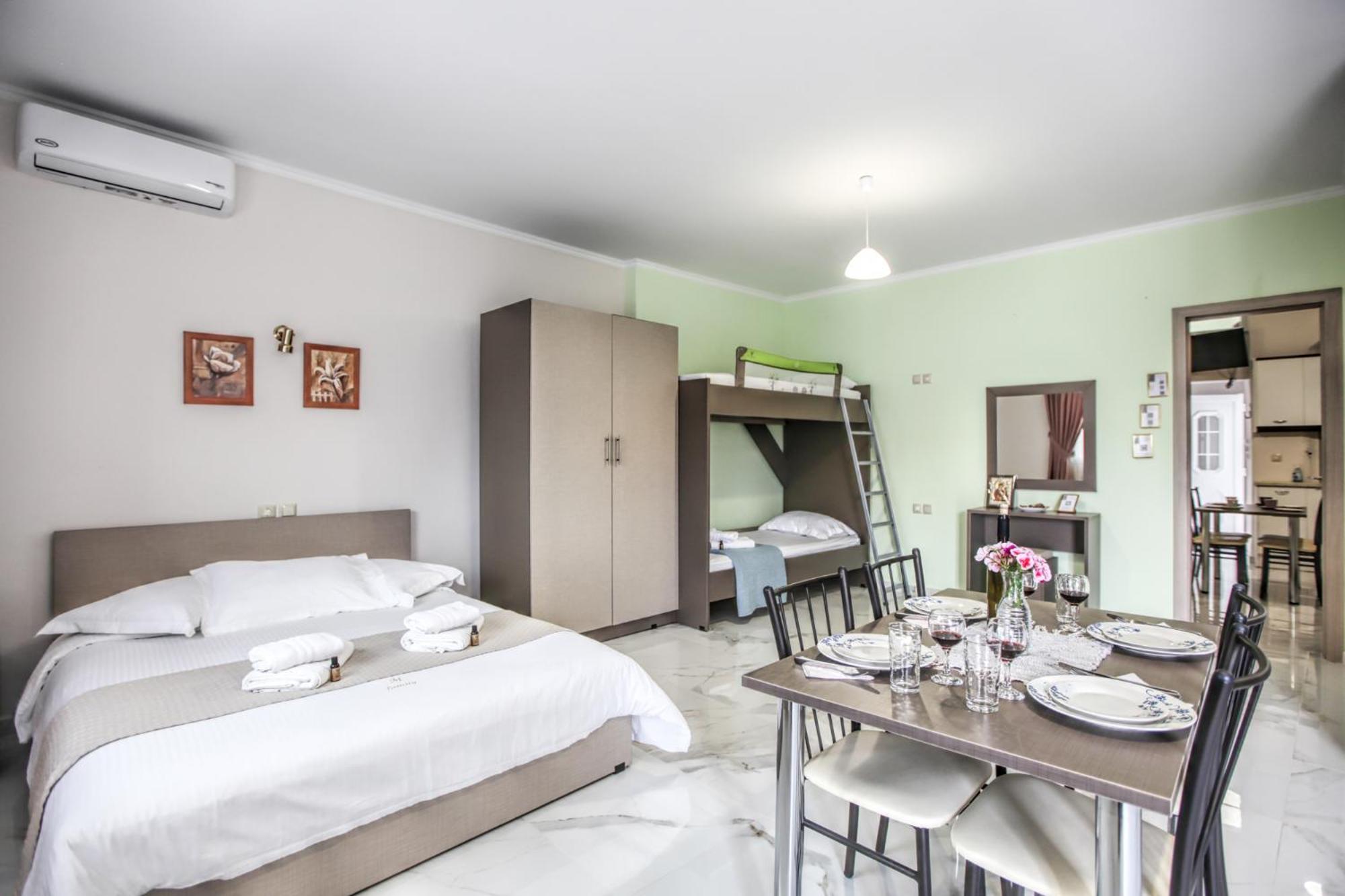 Del Sol #1 Meteora Luxurious Family Suites Каламбака Екстер'єр фото